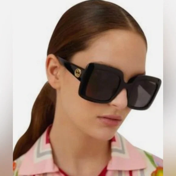 ?Authentic - New GUCCI Grey Rectangular Ladies Sunglasses
GG0896S 001 52 Gucci | Accessories | Authentic New Gucci Grey Rectangular  main image 3